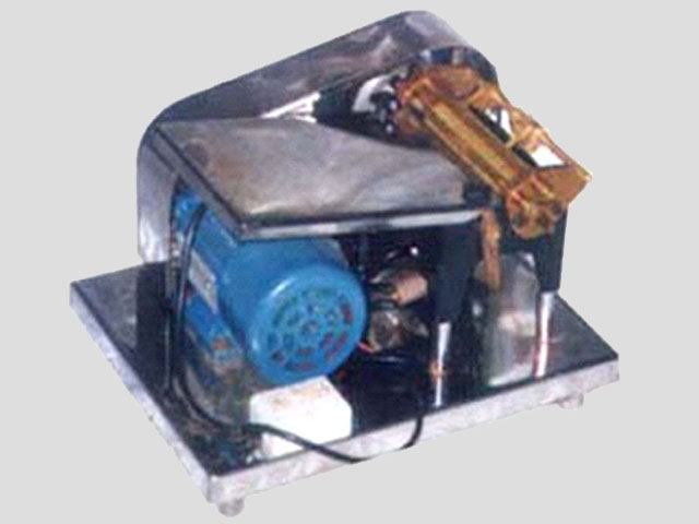 Label Gumming Machine